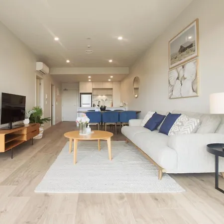 Luxurious 2 Bedroom Apartment Free Secure Parking